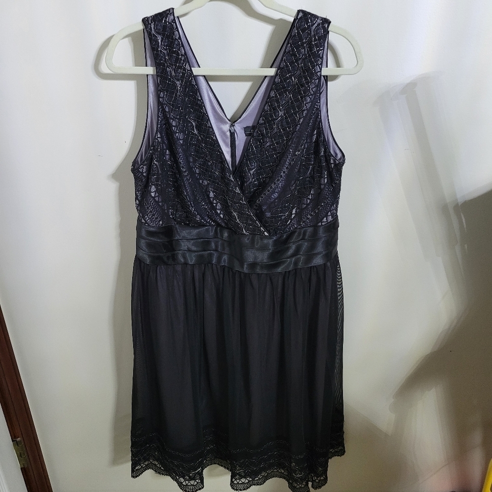 R&M Richards Lace Cocktail Dress Black And Silver, Size 14W